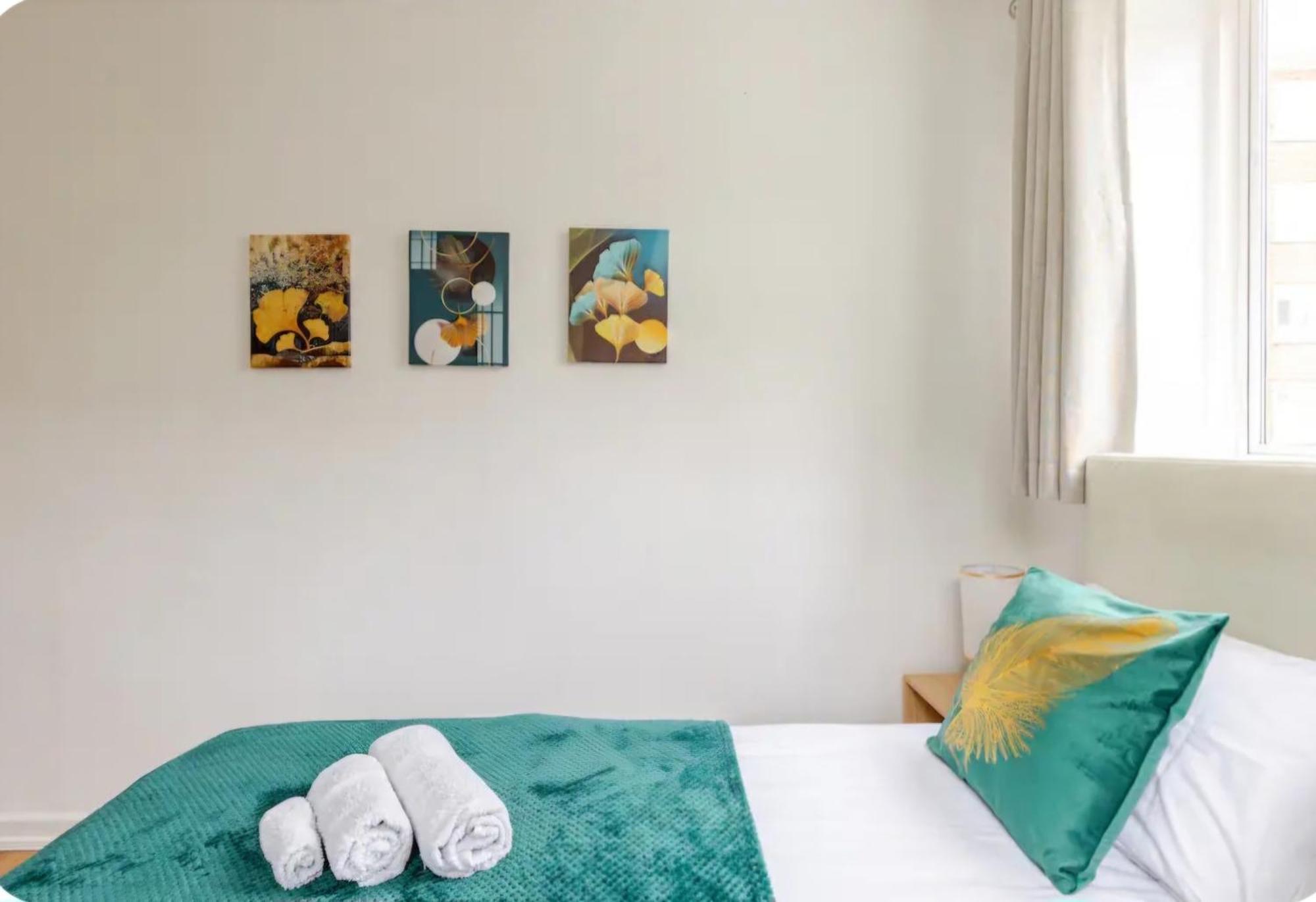 Spacious Two Bedroom Apartment In Battersea, Free Parking London Eksteriør bilde